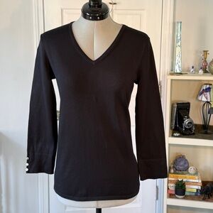 Edinburgh Knitwear Black Fitted V Neck Sweater (size S)